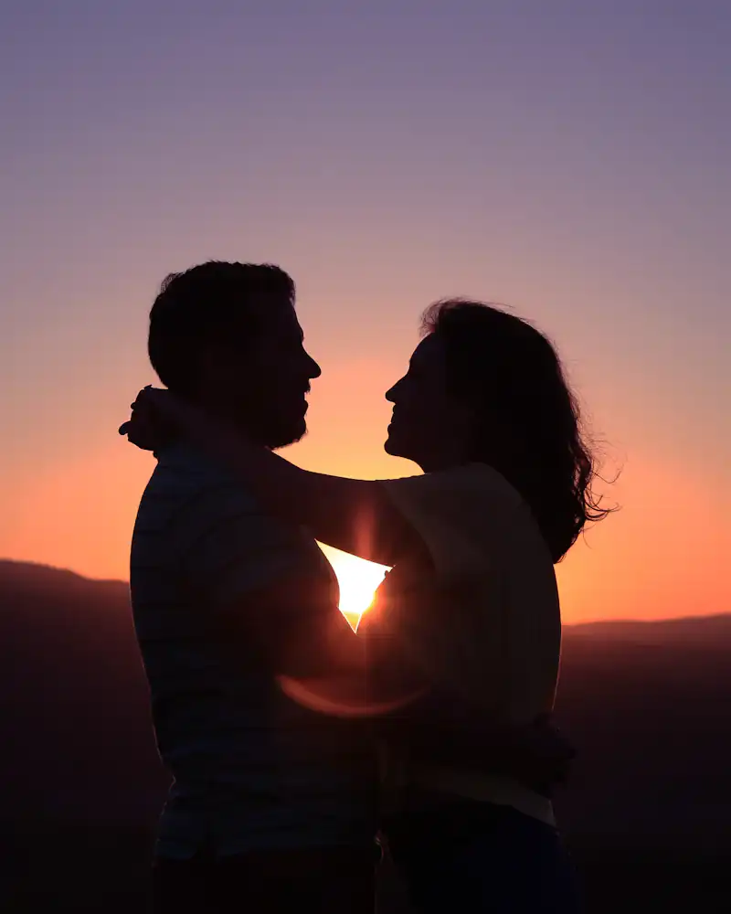 A couple travelling together: a moment worth capturing
